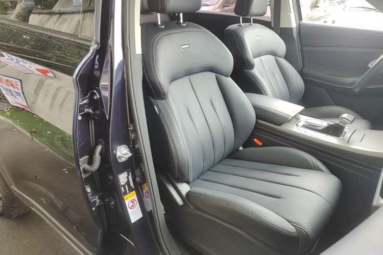 Used CHANGAN OSHAN X7 2020 1.5T Automatic Luxury Model Right Front Seat