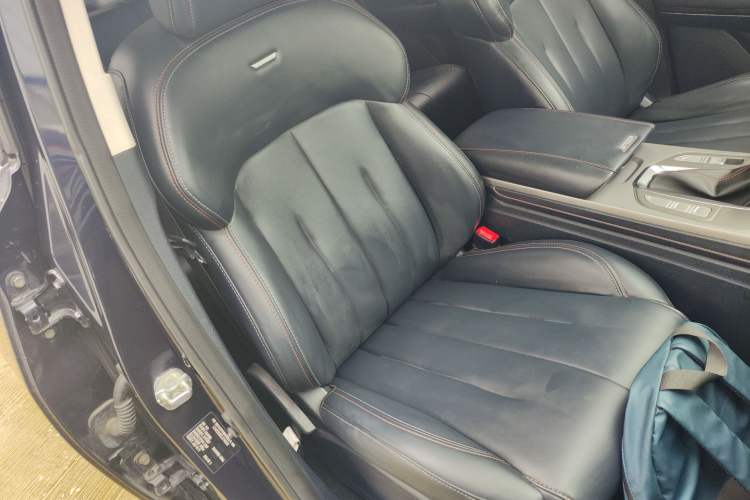 Used CHANGAN OSHAN X7 2020 1.5T Automatic Luxury Version Right Front Seat