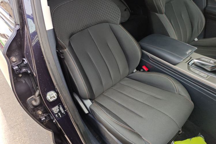Used CHANGAN OSHAN X7 2020 1.5T Automatic Elite Edition Right Front Seat