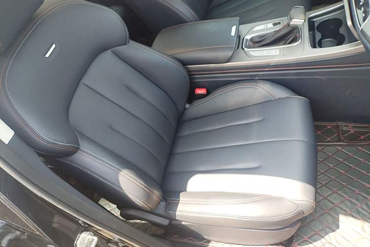 Used CHANGAN OSHAN X7 2020 1.5T Automatic Luxury Version Right Front Seat