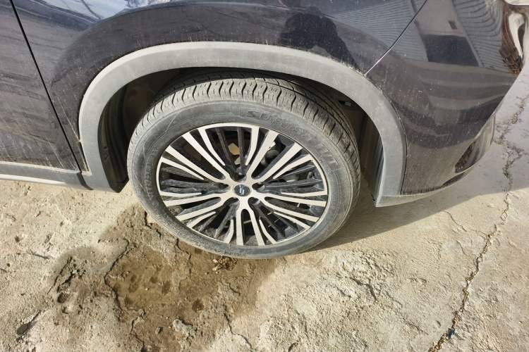 Used CHANGAN OSHAN X7 2020 1.5T Automatic Luxury Model Right Front Wheel Hub