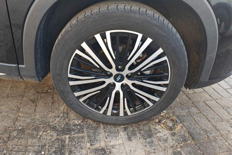 Used CHANGAN OSHAN X7 2020 1.5T Automatic Luxury Model Right Front Wheel Hub