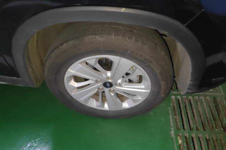 Used CHANGAN OSHAN X7 2020 1.5T Automatic Elite Edition Right Front Wheel Hub