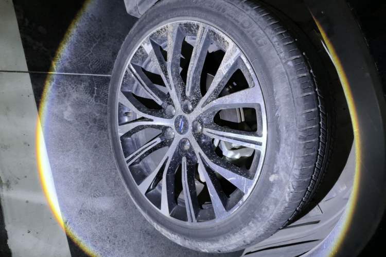 Used CHANGAN OSHAN X7 2020 1.5T Automatic Parking with Facial Recognition – Spacey & Carefree Edition Right Front Wheel Hub