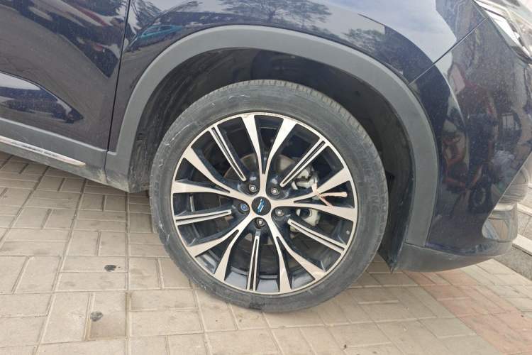 Used CHANGAN OSHAN X7 2020 1.5T Automatic Pilot Edition Right Front Wheel Hub