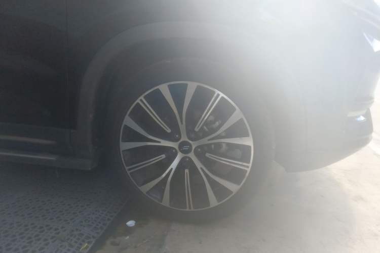 Used CHANGAN OSHAN X7 2020 1.5T Automatic Parking with Facial Recognition – Spacey & Carefree Edition Right Front Wheel Hub