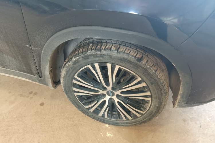 Used CHANGAN OSHAN X7 2020 1.5T Automatic Prestige Edition Right Front Wheel Hub