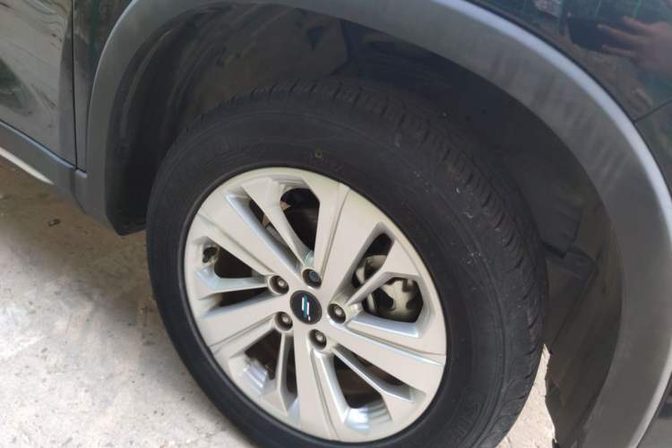 Used CHANGAN OSHAN X7 2020 1.5T Automatic Elite Edition Right Front Wheel Hub
