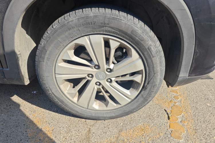 Used CHANGAN OSHAN X7 2020 1.5T Manual Luxury Version Right Front Wheel Hub