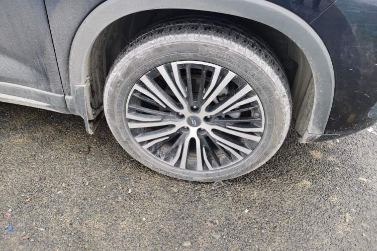 Used CHANGAN OSHAN X7 2020 1.5T Automatic Luxury Model Right Front Wheel Hub