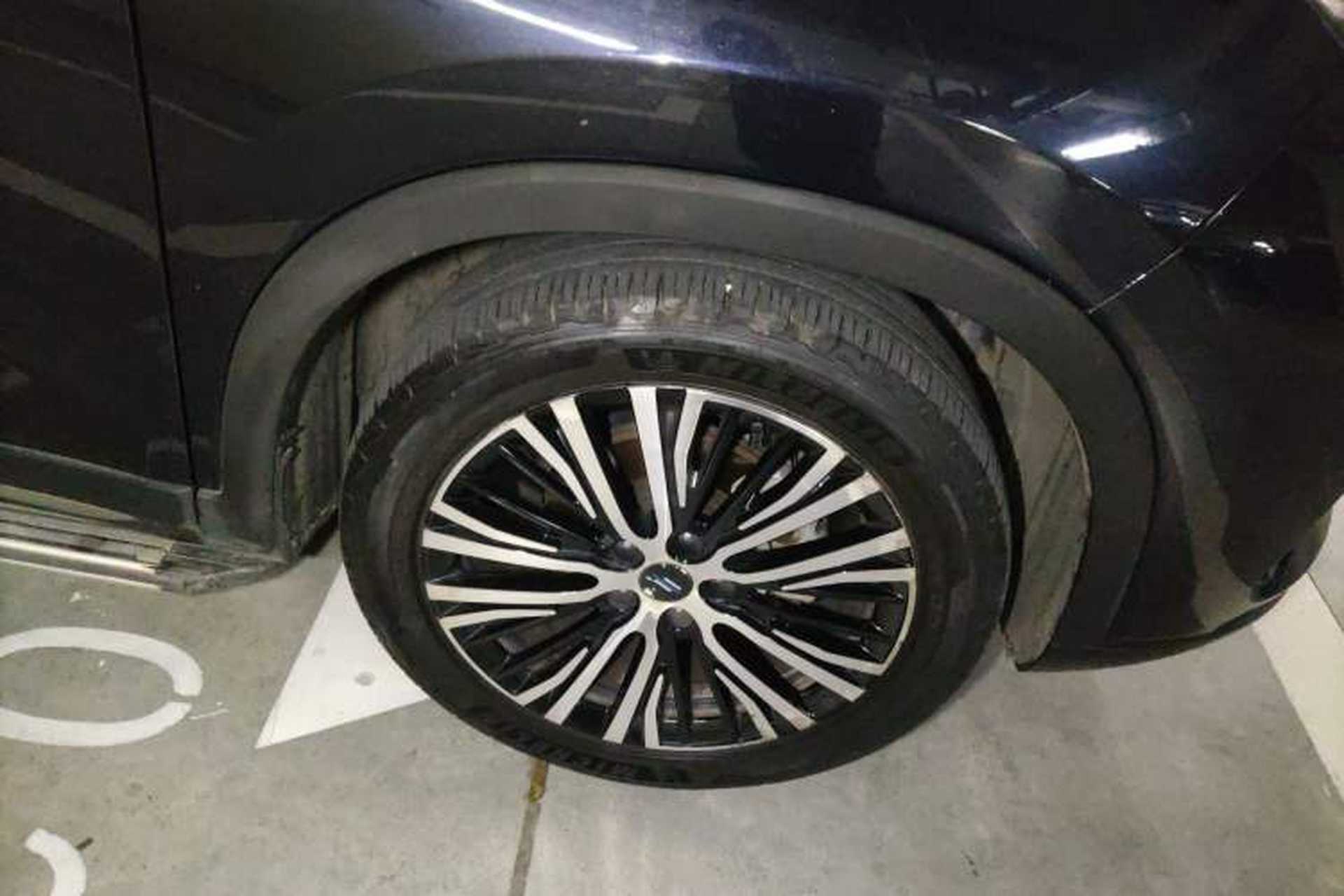 Used CHANGAN OSHAN X7 2020 1.5T Automatic Luxury Version Right Front Wheel Hub