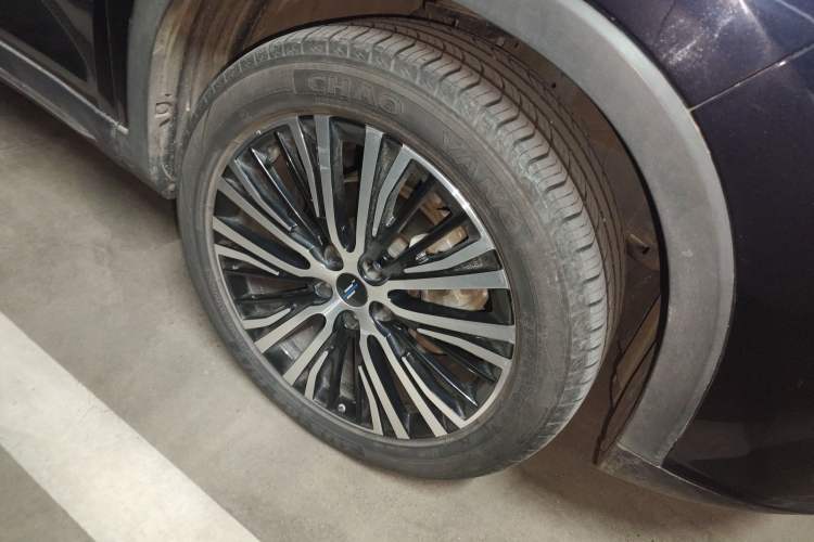 Used CHANGAN OSHAN X7 2020 1.5T Automatic Prestige Edition Right Front Wheel Hub