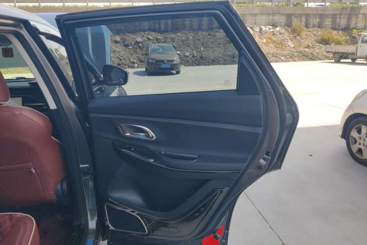Used CHANGAN OSHAN X7 2020 1.5T Automatic Flagship Edition Right Rear Door Interior