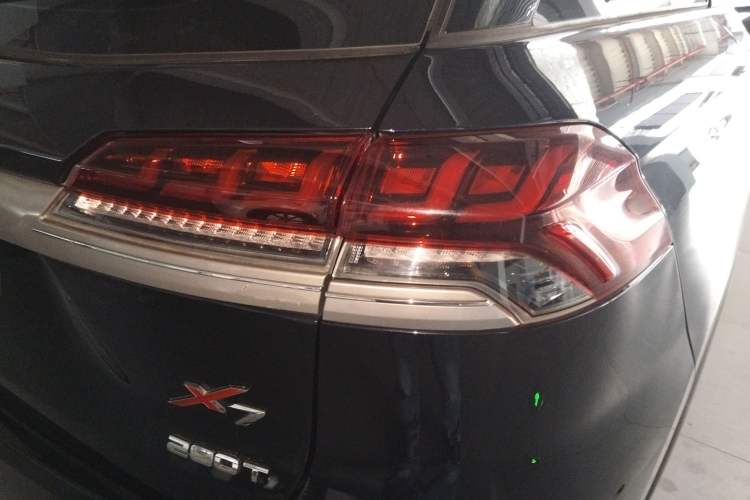 Used CHANGAN OSHAN X7 2020 1.5T Automatic Prestige Edition Right Rear Taillight