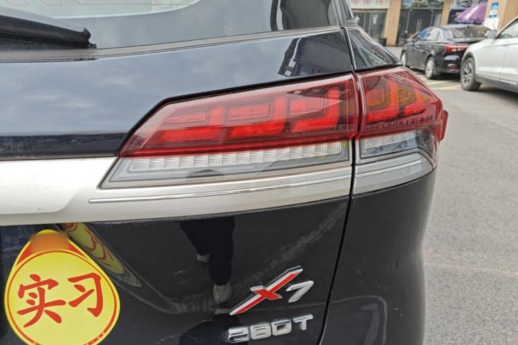 Used CHANGAN OSHAN X7 2020 1.5T Automatic Luxury Version Right Rear Taillight