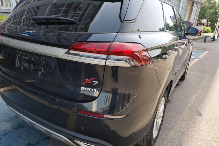 Used CHANGAN OSHAN X7 2020 1.5T Automatic Elite Edition Right Rear Taillight