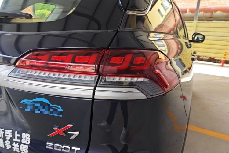 Used CHANGAN OSHAN X7 2020 1.5T Automatic Luxury Model Right Rear Taillight
