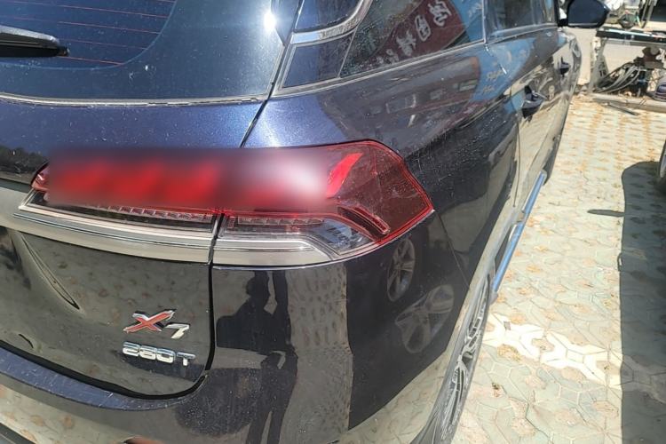 Used CHANGAN OSHAN X7 2020 1.5T Automatic Luxury Model Right Rear Taillight