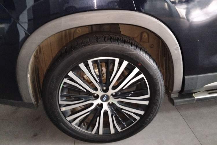 Used CHANGAN OSHAN X7 2020 1.5T Automatic Prestige Edition Right Rear Wheel Hub