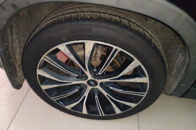 Used CHANGAN OSHAN X7 2020 1.5T Automatic Pilot Edition Right Rear Wheel Hub