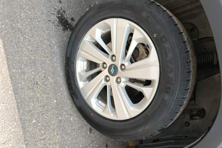 Used CHANGAN OSHAN X7 2020 1.5T Automatic Elite Edition Right Rear Wheel Hub