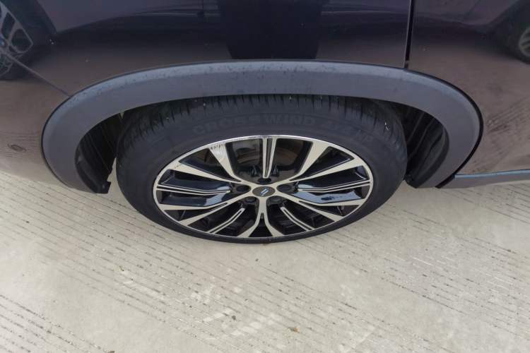 Used CHANGAN OSHAN X7 2020 1.5T Automatic Parking with Facial Recognition – Spacey & Carefree Edition Right Rear Wheel Hub
