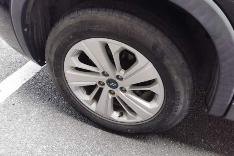 Used CHANGAN OSHAN X7 2020 1.5T Manual Elite Edition Right Rear Wheel Hub