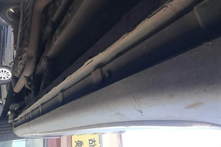 Used CHANGAN OSHAN X7 2020 1.5T Manual Luxury Version Right Side Sill