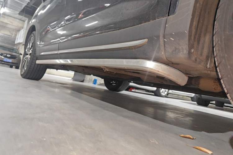 Used CHANGAN OSHAN X7 2020 1.5T Automatic Luxury Model Right Side Sill