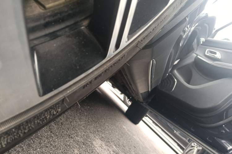 Used CHANGAN OSHAN X7 2020 1.5T Automatic Flagship Edition Right Side Sill