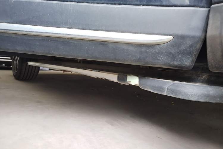 Used CHANGAN OSHAN X7 2020 1.5T Automatic Luxury Model Right Side Sill