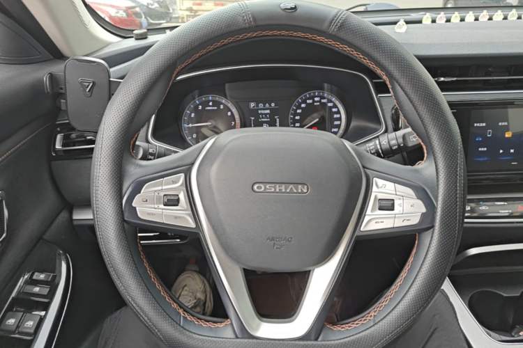 Used CHANGAN OSHAN X7 2020 1.5T Automatic Luxury Version Steering Wheel