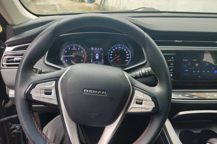 Used CHANGAN OSHAN X7 2020 1.5T Automatic Luxury Version Steering Wheel
