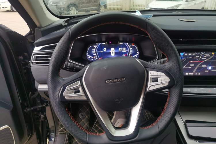 Used CHANGAN OSHAN X7 2020 1.5T Automatic Parking with Facial Recognition – Spacey & Carefree Edition Steering Wheel