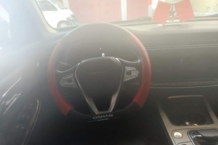 Used CHANGAN OSHAN X7 2020 1.5T Automatic Parking with Facial Recognition – Spacey & Carefree Edition Steering Wheel