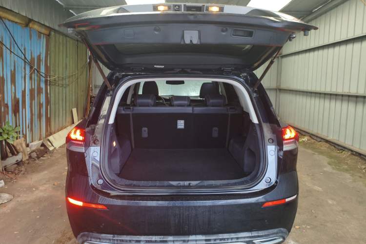 Used CHANGAN OSHAN X7 2020 1.5T Manual Luxury Version Trunk