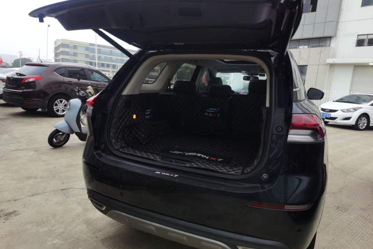Used CHANGAN OSHAN X7 2020 1.5T Automatic Parking with Facial Recognition – Spacey & Carefree Edition Trunk