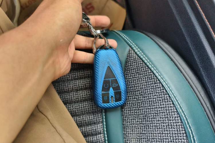 Used CHANGAN OSHAN X7 2020 1.5T Automatic Luxury Model Vehicle Key