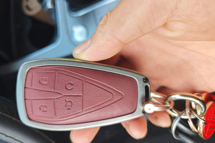 Used CHANGAN OSHAN X7 2020 1.5T Automatic Luxury Model Vehicle Key