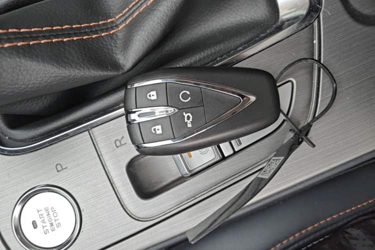Used CHANGAN OSHAN X7 2020 1.5T Automatic Luxury Version Vehicle Key