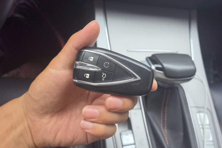 Used CHANGAN OSHAN X7 2020 1.5T Automatic Luxury Version Vehicle Key
