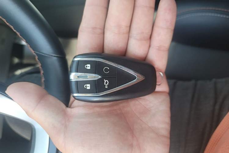 Used CHANGAN OSHAN X7 2020 1.5T Automatic Luxury Model Vehicle Key