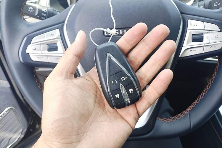 Used CHANGAN OSHAN X7 2020 1.5T Automatic Luxury Version Vehicle Key