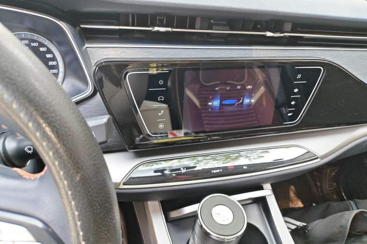 Used CHANGAN OSHAN X7 2020 1.5T Automatic Luxury Version Audio And AC Panel
