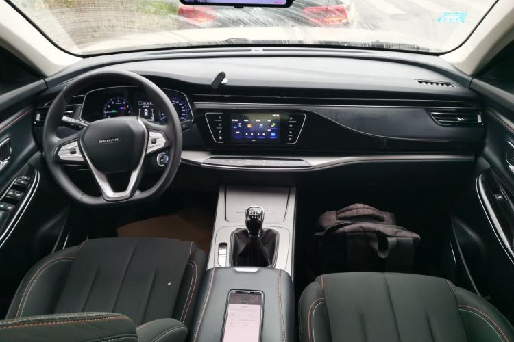 Used CHANGAN OSHAN X7 2020 1.5T Manual Elite Edition Center Console