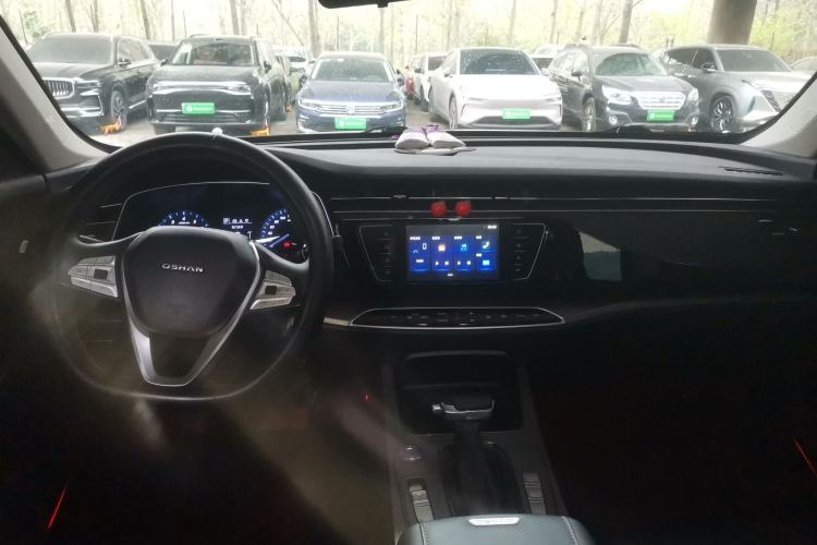 Used CHANGAN OSHAN X7 2020 1.5T Automatic Luxury Version Center Console