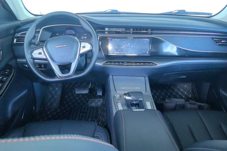 Used CHANGAN OSHAN X7 2020 1.5T Automatic Parking with Facial Recognition – Spacey & Carefree Edition Center Console