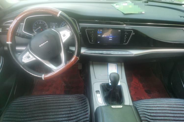 Used CHANGAN OSHAN X7 2020 1.5T Manual Elite Edition Center Console