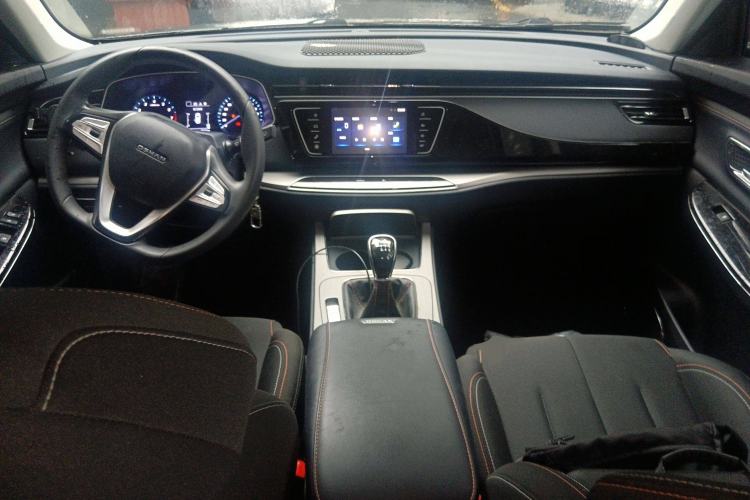 Used CHANGAN OSHAN X7 2020 1.5T Manual Elite Edition Center Console