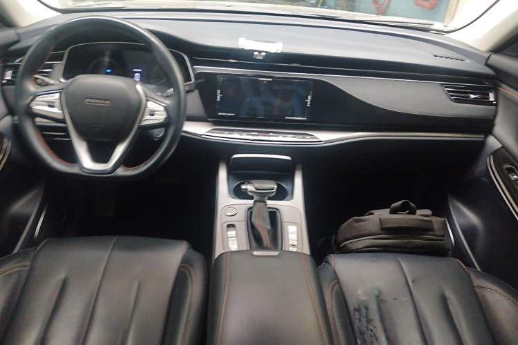 Used CHANGAN OSHAN X7 2020 1.5T Automatic Luxury Model Center Console